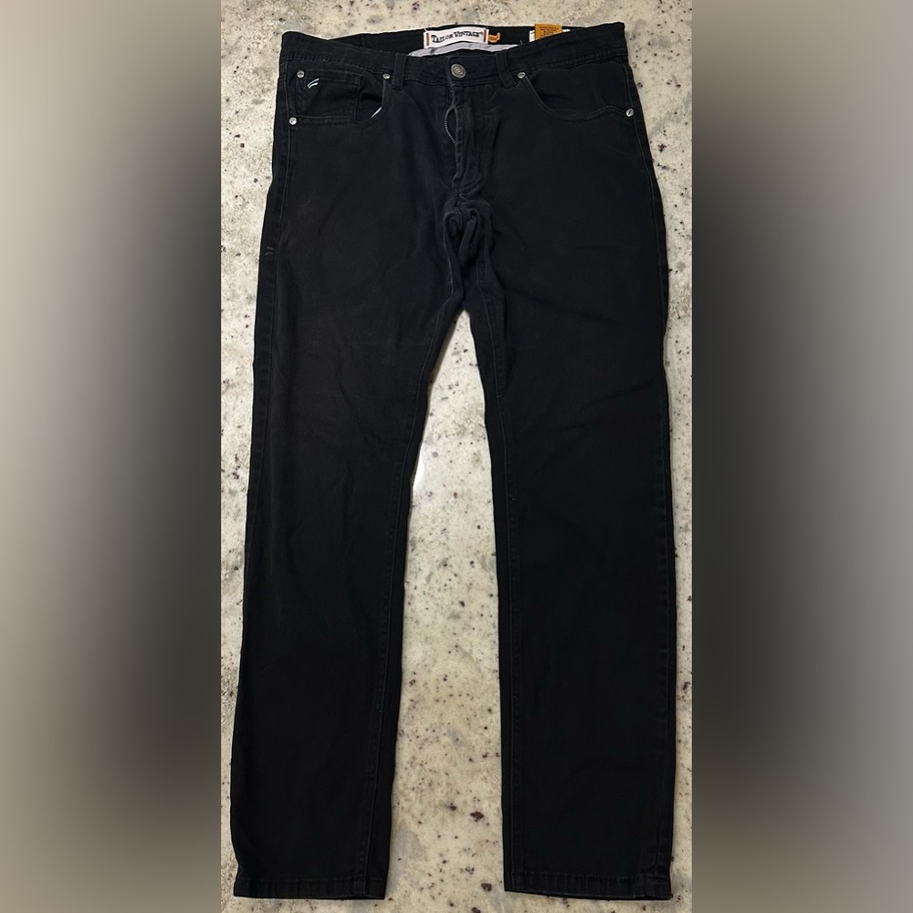 Black skinny jeans. 32/32.
